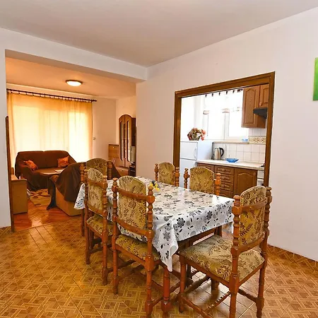 Luciano 621 Apartament *