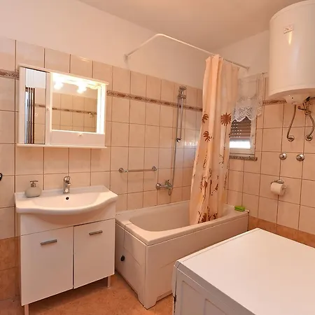 Luciano 621 Apartment *